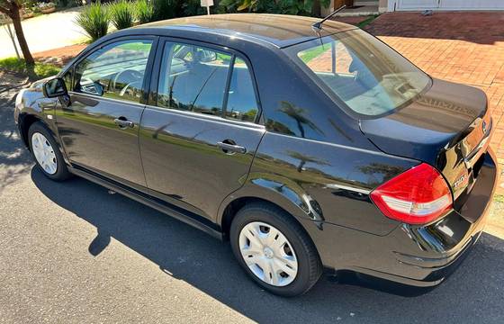 NISSAN TIIDA 1.8 SEDAN 16V FLEX 4P MANUAL NISSAN TIIDA 1.8 SEDAN 16V FLEX 4P MANUAL